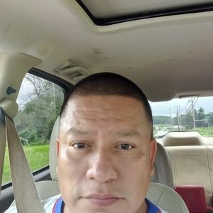 Meet your Posher, Efren